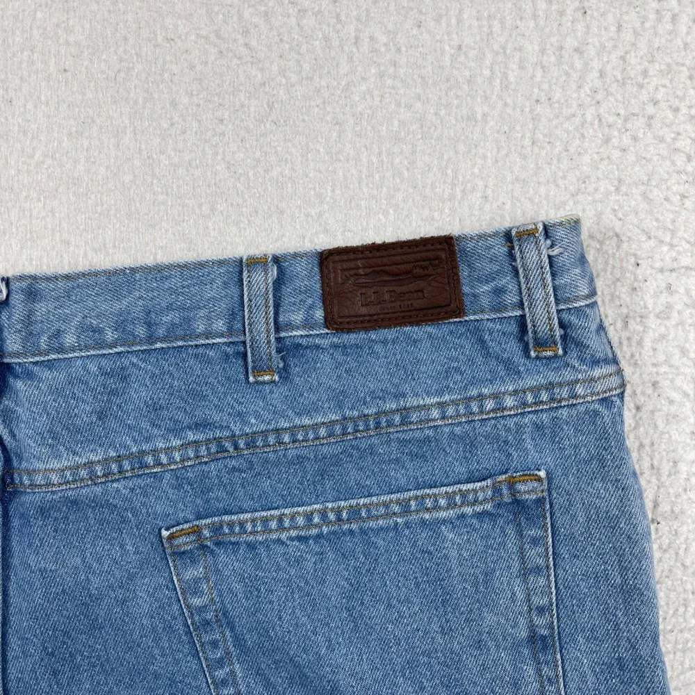 LL Bean Jeans Mens 42x29 Light Blue Natural Fit Straight Leg Denim Cotton 104731